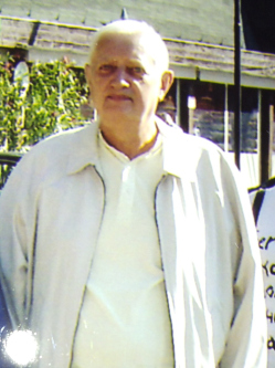 Andr�s, 72 �ves t�rskeres� f�rfi, Ny�regyh�za
