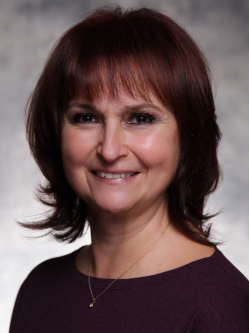 Zsuzsanna, 68 �ves t�rskeres� n�, V�c