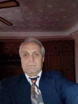 Andr�s, 57 �ves t�rskeres� f�rfi, Kunhegyes