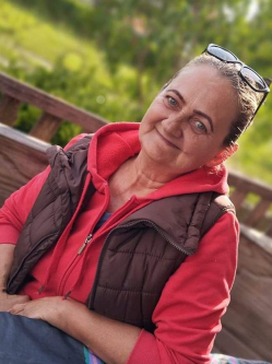 Sarolta, 60 �ves t�rskeres� n�, Tura