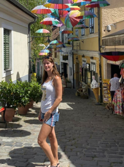 Emi, 45 �ves t�rskeres� n�, Sz�kesfeh�rv�r