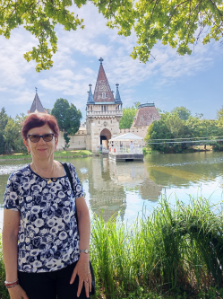 �gnes, 70 �ves t�rskeres� n�, J�szber�ny