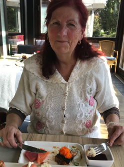 Magdus, 76 �ves t�rskeres� n�, Gy�l