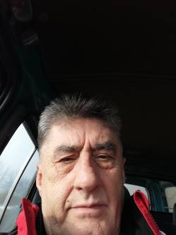 Sandor, 68 �ves t�rskeres� f�rfi, Debrecen