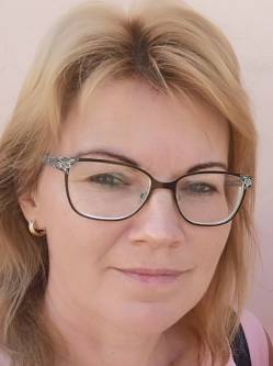 Marianna, 51 �ves t�rskeres� n�, Szigetv�r