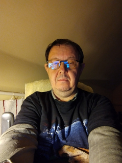 J�nos, 58 �ves t�rskeres� f�rfi, �jsz�sz