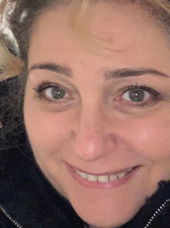 Anita, 59 �ves t�rskeres� n�, Dorset, Bournemoutht �s Poolet bele�rtve