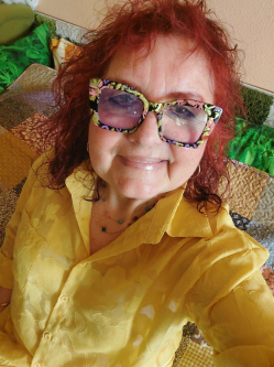 Gabriella, 71 �ves t�rskeres� n�, �rbotty�n