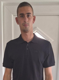 Martin, 27 �ves t�rskeres� f�rfi, Dabas