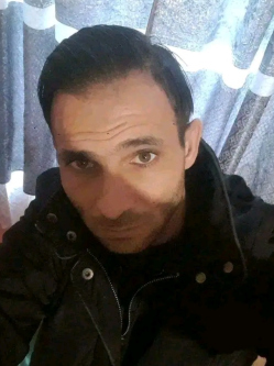 Zoli, 35 �ves t�rskeres� f�rfi, Baktal�r�nth�za
