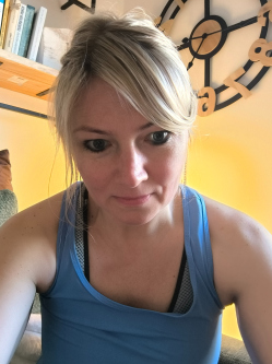 B�be, 42 �ves t�rskeres� n�, Ny�regyh�za
