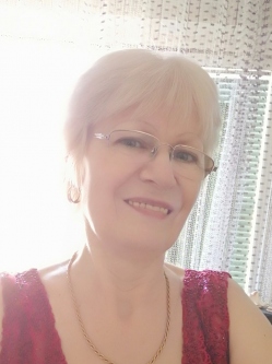 Ir�nke, 72 �ves t�rskeres� n�, Szolnok