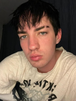 Zsolt, 23 �ves t�rskeres� f�rfi, Kecskem�t