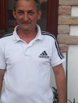 Karoly, 61 �ves t�rskeres� f�rfi, Gyula