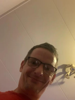 Kevin, 46 �ves t�rskeres� f�rfi, B�k�scsaba