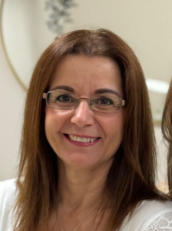 Nikolett, 55 �ves t�rskeres� n�, Sz�kesfeh�rv�r