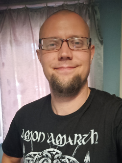 Viktor, 28 �ves t�rskeres� f�rfi, Monor