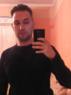 S�ndor, 31 �ves t�rskeres� f�rfi, T�t