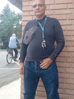 Imre, 52 �ves t�rskeres� f�rfi, K�r�sszegap�ti