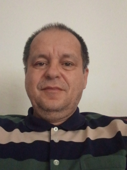 Tibor, 56 �ves t�rskeres� f�rfi, Maros