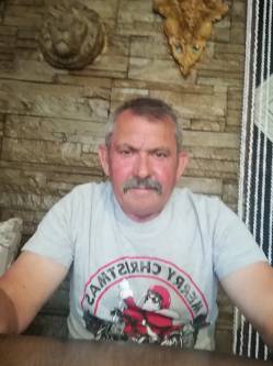 Sanyi, 64 �ves t�rskeres� f�rfi, Valk�