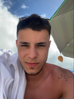 Bence, 24 �ves t�rskeres� f�rfi, Buda�rs