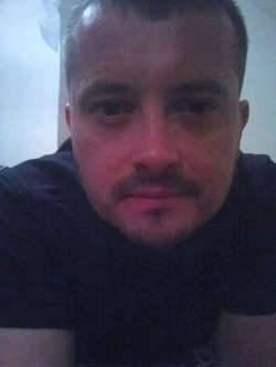 Robert, 44 �ves t�rskeres� f�rfi, N�zsa