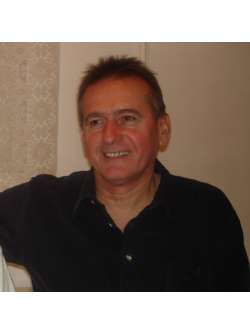 Alex, 67 �ves t�rskeres� f�rfi, Mak�