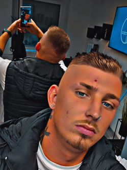 Erik, 23 �ves t�rskeres� f�rfi, Mindszent