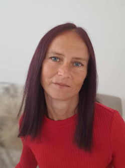 Barbara, 41 �ves t�rskeres� n�, Aszal�