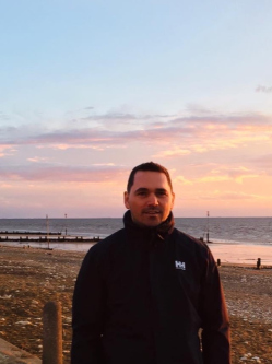 Andris, 42 �ves t�rskeres� f�rfi, Medgyesegyh�za