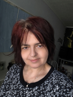 Veronika, 53 �ves t�rskeres� n�, M�r