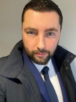 Elek, 46 �ves t�rskeres� f�rfi, Zalaegerszeg