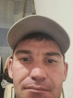 Imre, 36 �ves t�rskeres� f�rfi, Kardosk�t