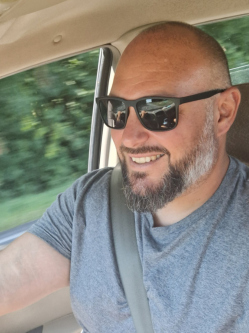 Zsolt, 41 �ves t�rskeres� f�rfi, Szeksz�rd