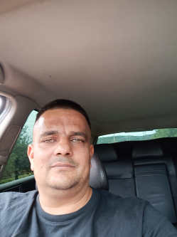 Joci, 43 �ves t�rskeres� f�rfi, �hid