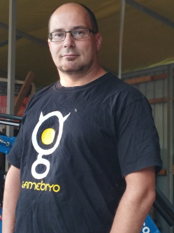 Csaba, 43 �ves t�rskeres� f�rfi, Tisza�jv�ros