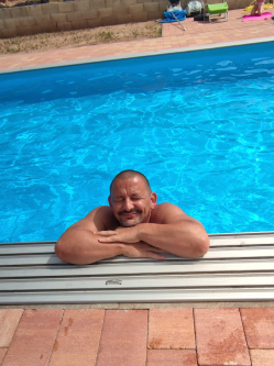 Attila, 51 �ves t�rskeres� f�rfi, Gy�r