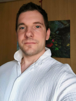 Peti, 39 �ves t�rskeres� f�rfi, Budapest