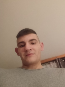 Tam�s, 27 �ves t�rskeres� f�rfi, Sopron
