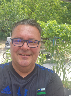Csaba, 56 �ves t�rskeres� f�rfi, Ball�sz�g