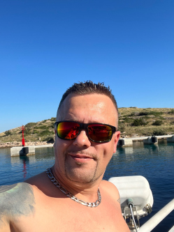 Bal�zs, 44 �ves t�rskeres� f�rfi, Szentgotth�rd