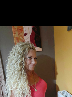 Erzs�bet, 58 �ves t�rskeres� n�, Kecskem�t