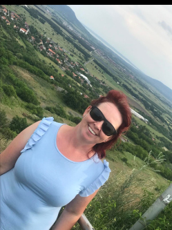 Ancsa, 44 �ves t�rskeres� n�, Tapolca