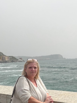 Marianna, 61 �ves t�rskeres� n�, D�legyh�za