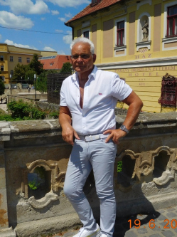 Karesz, 61 �ves t�rskeres� f�rfi, Sz�kesfeh�rv�r