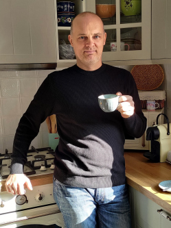 Zsolt, 46 �ves t�rskeres� f�rfi, Nagyt�lya
