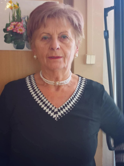 Icus, 77 �ves t�rskeres� n�, Kecskem�t