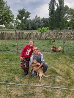 Charli, 57 �ves t�rskeres� f�rfi, Pusztam�rges