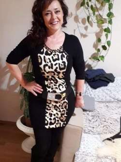 Erika, 52 �ves t�rskeres� n�, V�c